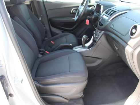 Used 2016 Chevrolet Trax LT FWD image 18