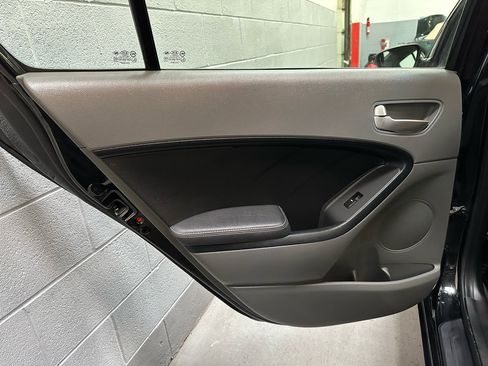 Used 2017 Kia Forte LX image 13