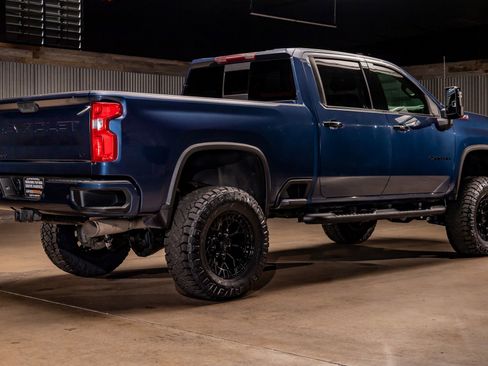 Used 2021 Chevrolet Silverado 2500 LTZ w/ LTZ Plus Package image 10