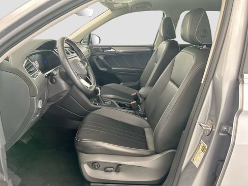Used 2023 Volkswagen Tiguan SE FWD image 17