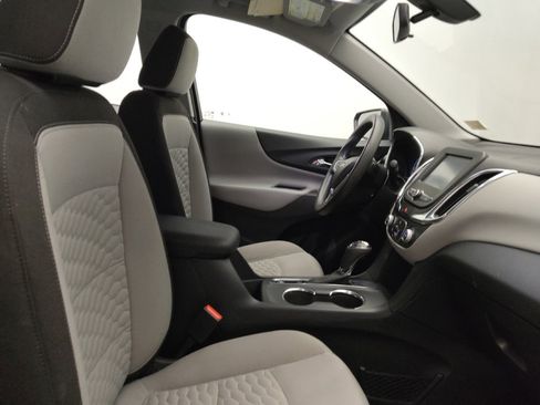 Used 2018 Chevrolet Equinox LS image 21