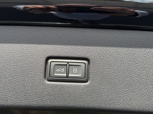 Used 2023 Audi SQ8 Prestige image 16