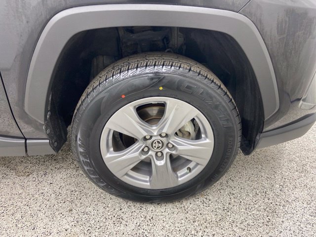 Used 2022 Toyota RAV4 XLE AWD/4WD image 5