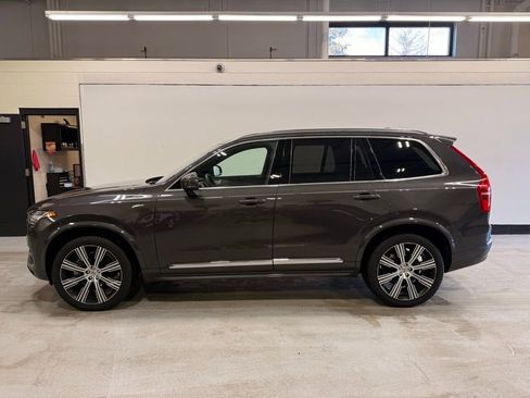 Used 2023 Volvo XC90 B6 Ultimate w/ Protection Package Premier image 2
