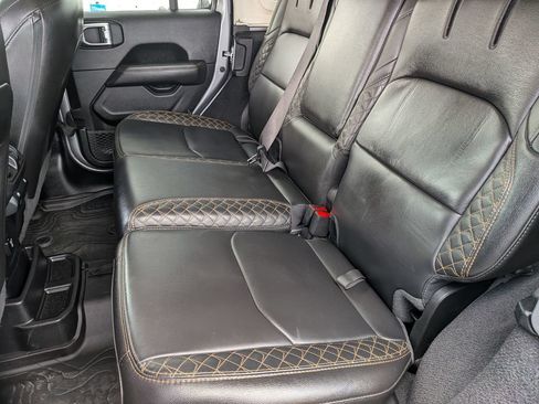 Used 2021 Jeep Wrangler Unlimited Sahara AWD/4WD image 25