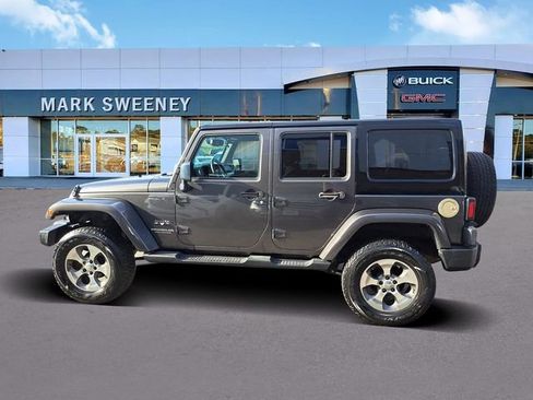 Used 2017 Jeep Wrangler Unlimited Sahara AWD/4WD image 26