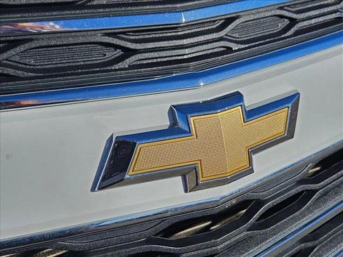 Used 2016 Chevrolet Equinox LTZ w/ Enhanced Convenience Package image 9