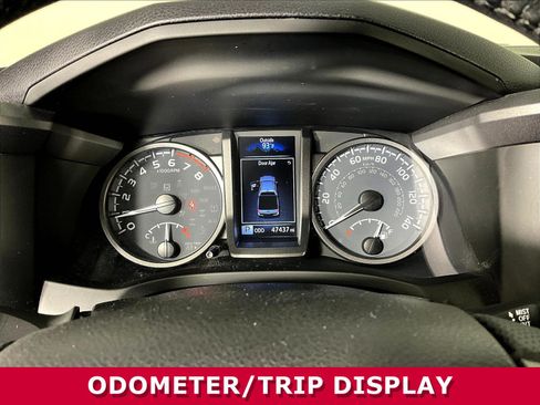 Used 2021 Toyota Tacoma TRD Sport w/ Technology Package AWD/4WD image 13
