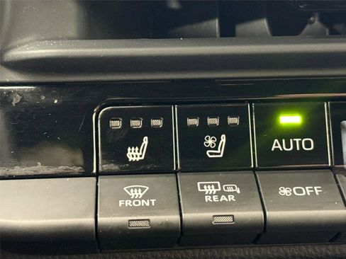 Used 2024 Toyota Crown Limited image 36