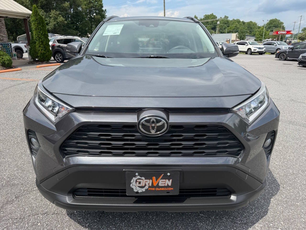 Used 2020 Toyota RAV4 XLE w/ Convenience Package AWD/4WD image 4