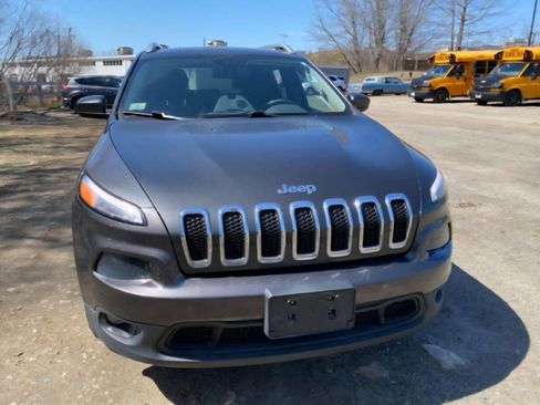 Used 2015 Jeep Cherokee Latitude w/ Cold Weather Group image 2