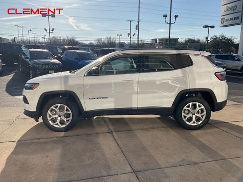 New 2026 Jeep Compass Latitude image 2