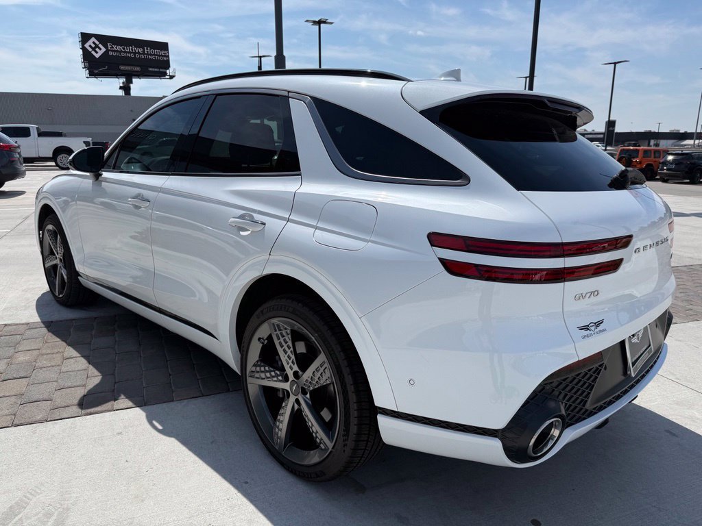 Used 2022 Genesis GV70 3.5T Sport w/ Sport Prestige Package AWD/4WD image 4