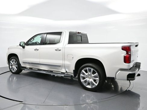 Used 2024 Chevrolet Silverado 1500 High Country w/ High Country Premium Package AWD/4WD image 5
