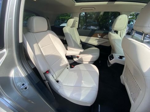 Used 2022 Mercedes-Benz GLS 450 4MATIC image 29