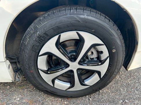Used 2013 Toyota Prius Four w/ Deluxe Solar Roof Pkg FWD image 41