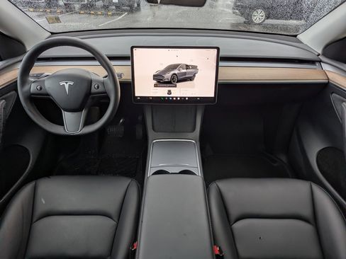 Used 2023 Tesla Model Y Long Range image 21