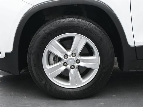 Used 2020 Chevrolet Trax LS w/ Tint and Cruise Package AWD/4WD image 15