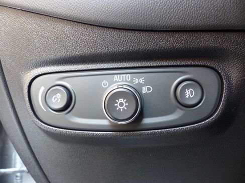 Used 2019 Chevrolet Equinox Premier image 23