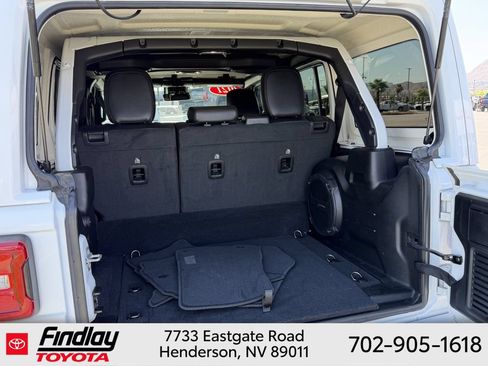 Used 2021 Jeep Wrangler Unlimited Sahara AWD/4WD image 18