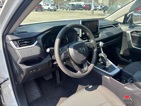 Used 2025 Toyota RAV4 XLE image 46