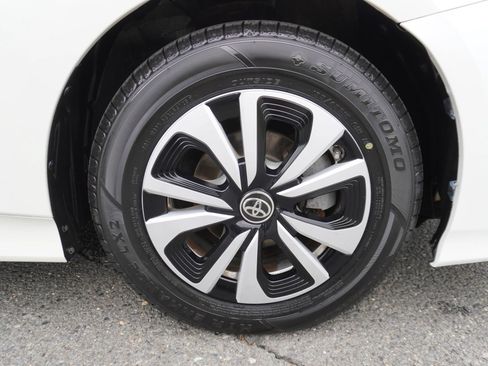Used 2017 Toyota Prius Prime Plus FWD image 26