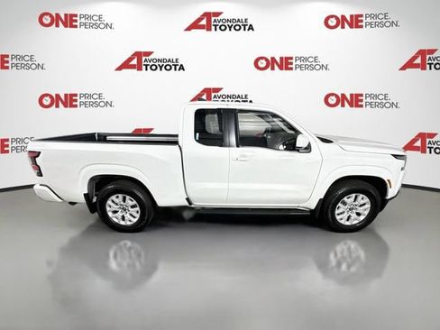 Used 2024 Nissan Frontier SV w/ SV Convenience Package RWD image 8