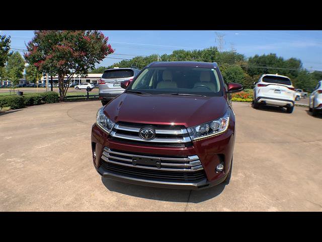 Used 2019 Toyota Highlander Limited FWD image 3