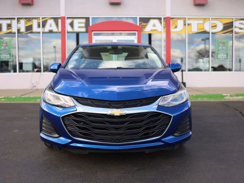 Used 2018 Chevrolet Cruze Premier image 2