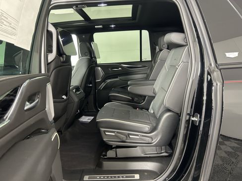 Used 2023 Cadillac Escalade ESV Sport w/ LPO, ONYX Package image 11
