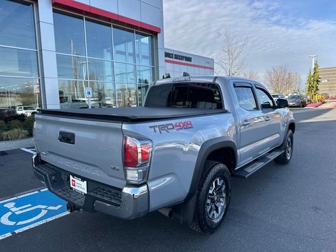 Used 2021 Toyota Tacoma TRD Off-Road image 3