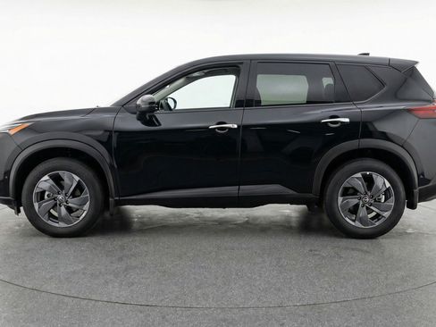 Used 2025 Nissan Rogue SV image 5