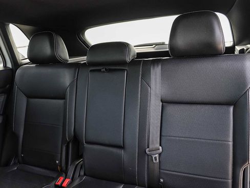 Used 2022 Volkswagen Atlas Cross Sport SEL R-Line image 19