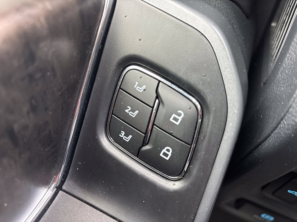Used 2022 Ford F150 Lariat w/ Equipment Group 502A High AWD/4WD image 18