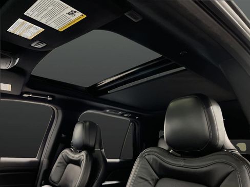 Used 2020 Lincoln Navigator L Reserve w/ Luxury Package image 7