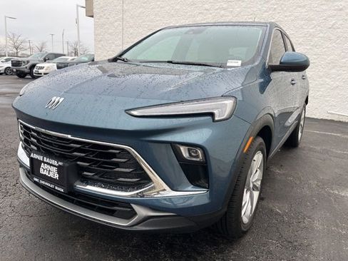 Used 2024 Buick Encore GX Preferred image 3