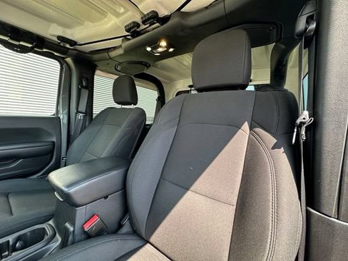 Used 2021 Jeep Wrangler Sport AWD/4WD image 31