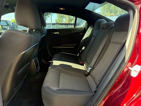 Used 2019 Dodge Charger SXT image 11