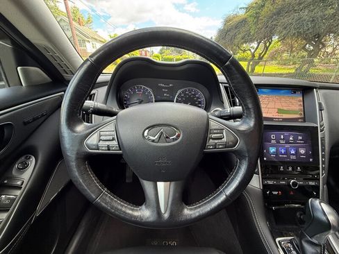 Used 2017 INFINITI Q50 3.0t Premium w/ 3.0T Premium Plus Package RWD image 19