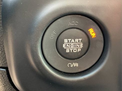 Certified 2020 Jeep Wrangler Unlimited Sahara image 19