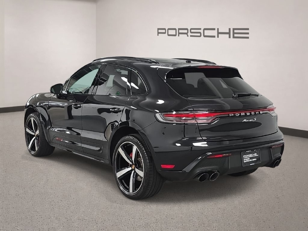 Certified 2025 Porsche Macan S AWD/4WD image 3