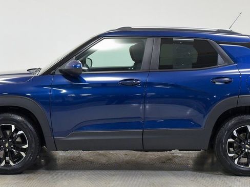 Used 2022 Chevrolet TrailBlazer LT w/ Convenience Package AWD/4WD image 11