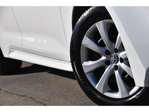 Used 2020 Toyota Corolla LE image 9