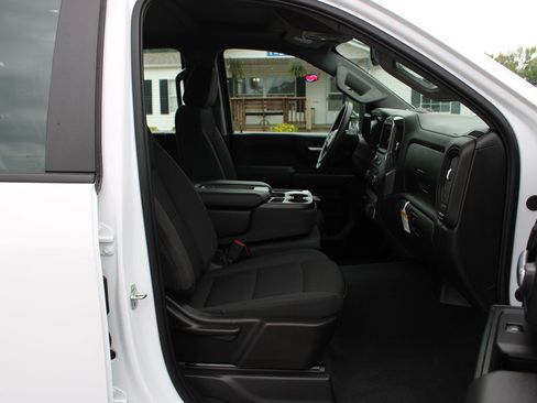 Used 2025 Chevrolet Silverado 2500 W/T w/ WT/CX Safety Package AWD/4WD image 37