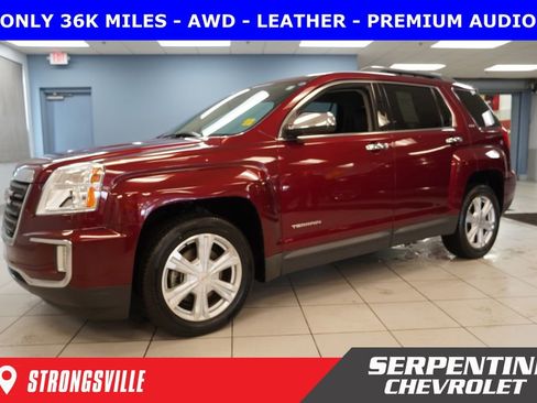 Used 2017 GMC Terrain SLT image 1