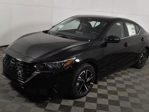 New 2025 Nissan Sentra SV image 3