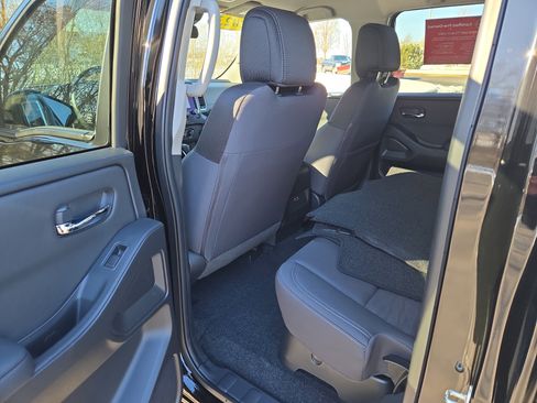 Certified 2023 Nissan Frontier SV w/ Technology Package image 26