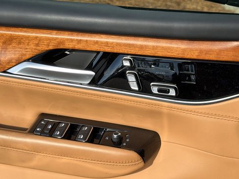Used 2025 Jeep Grand Wagoneer L Series III AWD/4WD image 15