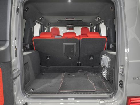 Used 2025 Mercedes-Benz G 63 AMG 4MATIC image 9