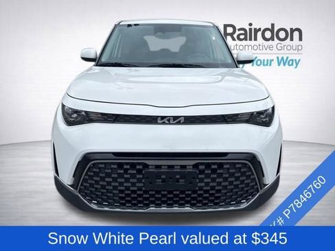 Used 2023 Kia Soul EX image 2